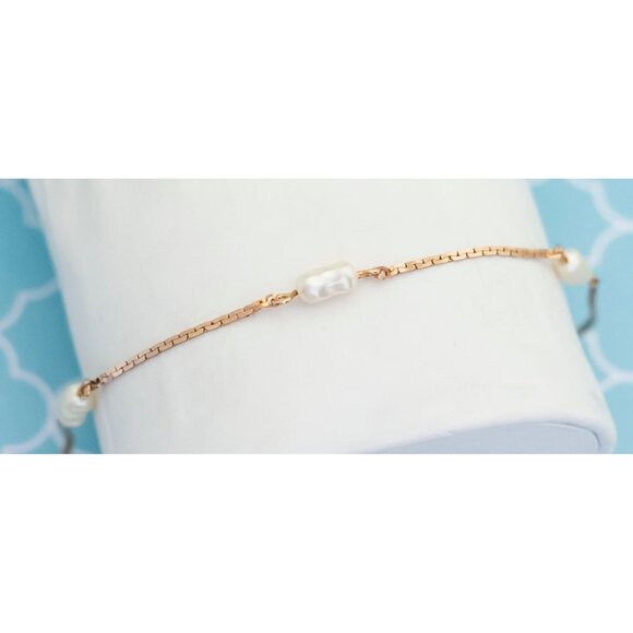 Vintage White Pearl Capsules Bracelet 7 inch by Avon - R7 - Picture 2 of 3